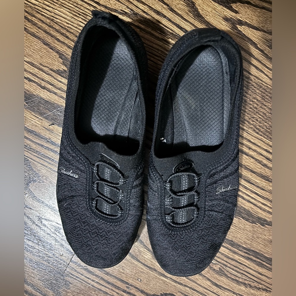 Skechers Women's Black Slip-On Sneakers 7